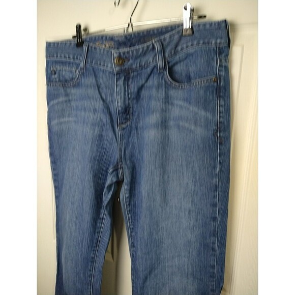 Eddie Bauer Blue Denim Medium Wash Classic Jeans. Size 14R - Picture 2 of 12